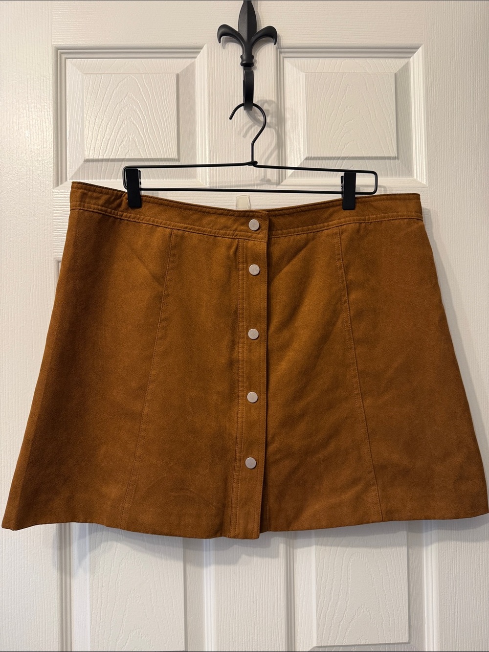 Divided Button-Front A-Line Suede Skirt in Chestnut
